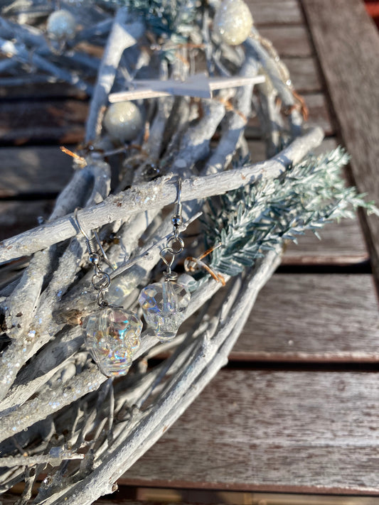 Kristallörhängen med döskalle