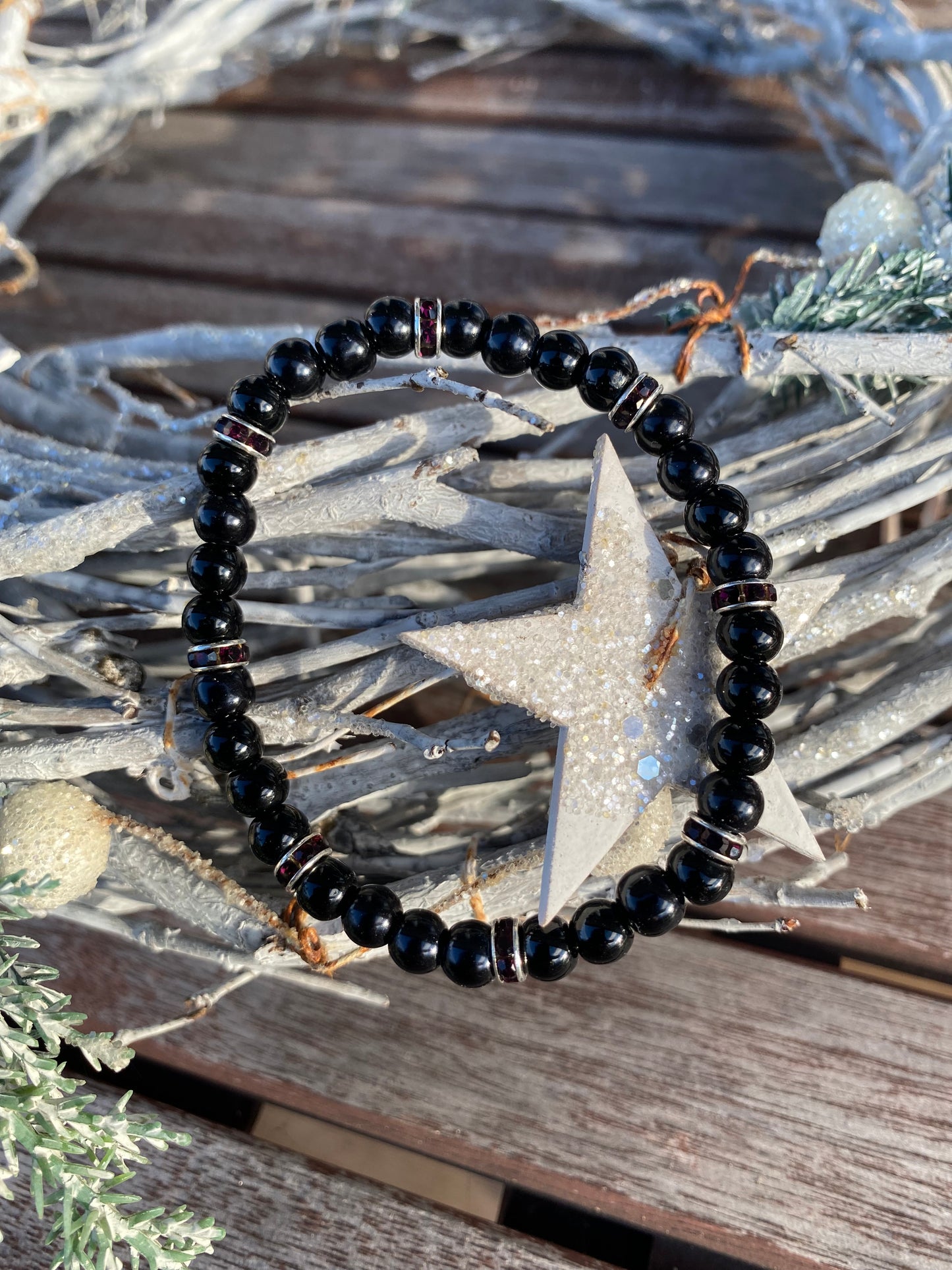 Svart pärlarmband med svarta strasstenar