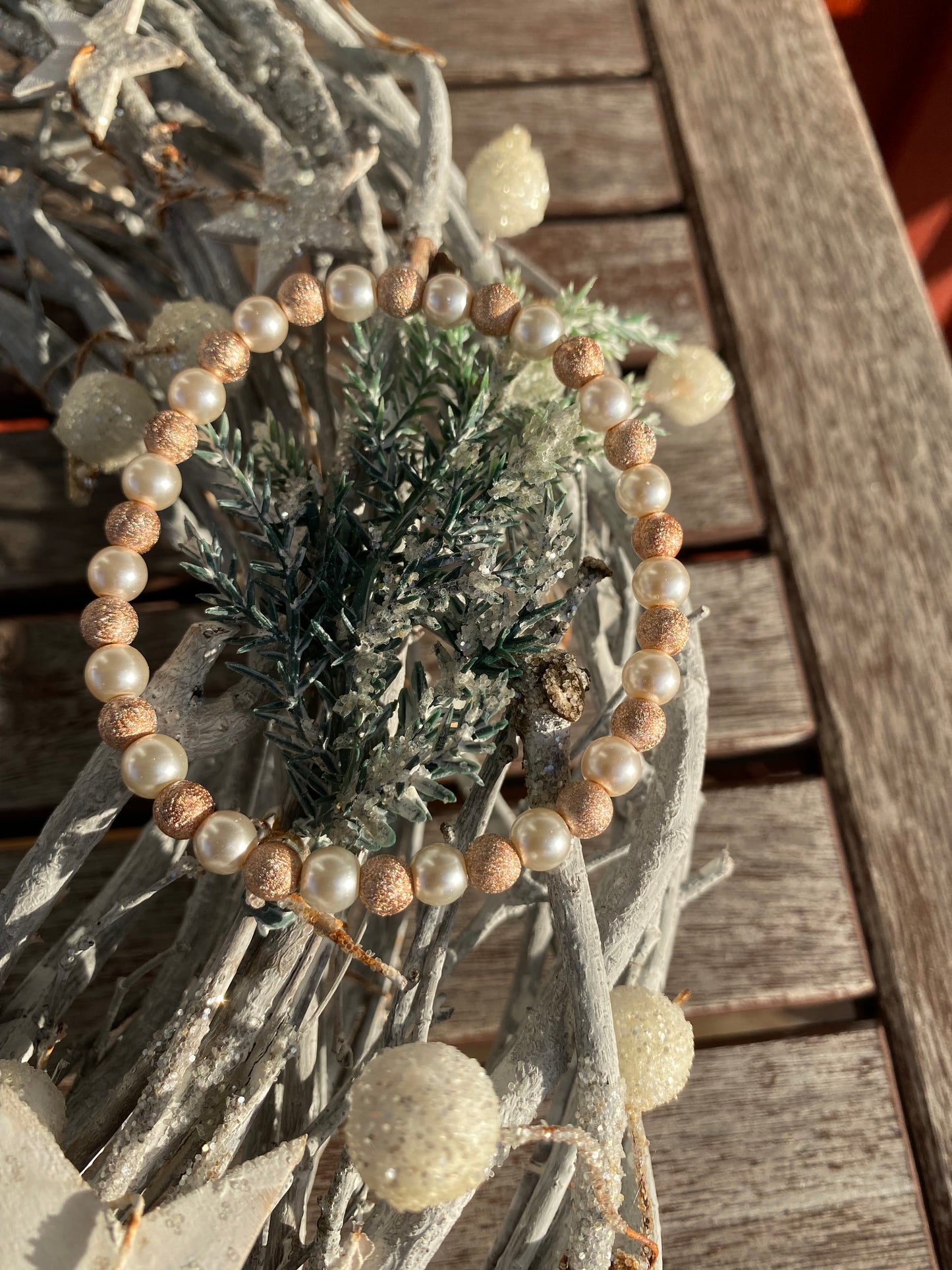 Pärlarmband med vita och roséfärgade stardustpärlor