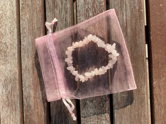 Armband i rosenkvartskristall
